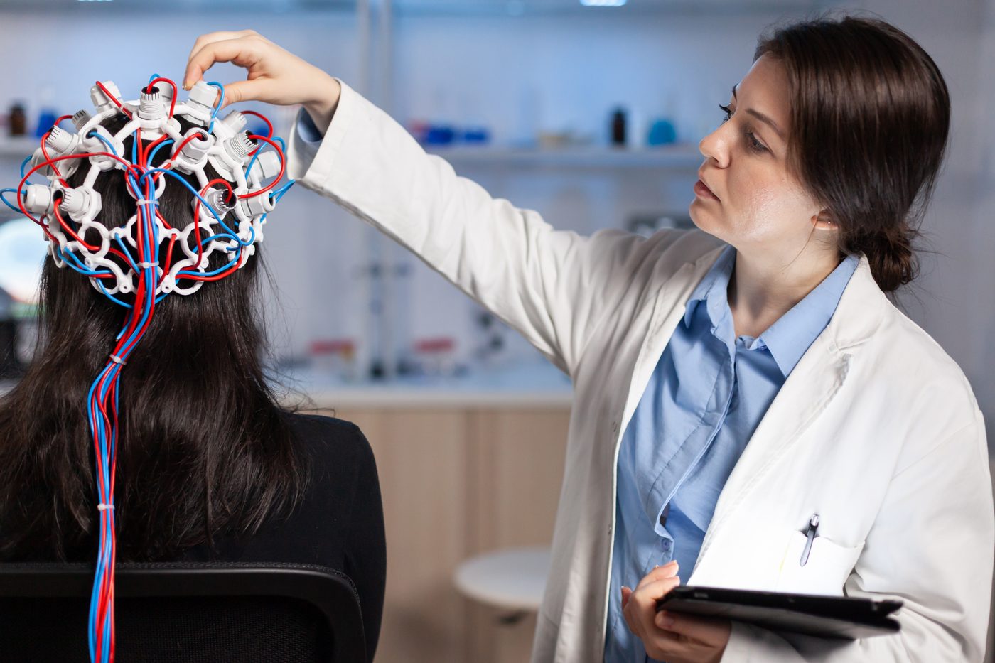 A quiet clinical room set up for EEG-based brain training